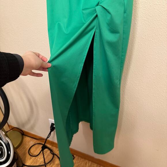 4th & Reckless Sleeveless Ruched Maxi Dress – US Large – Green – Elegant Evening - Picture 4 of 8